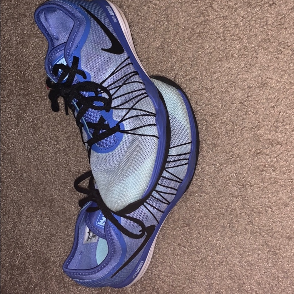 Nike tennis shoes